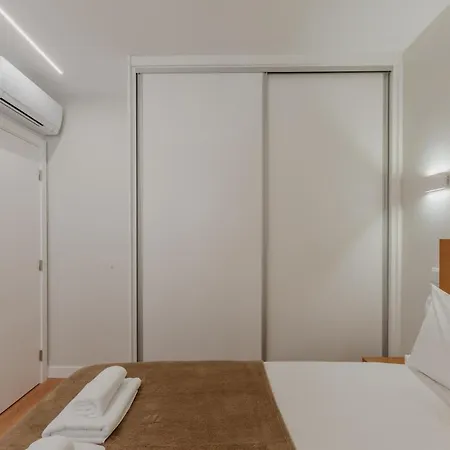 Newest Cozy B Lissabon